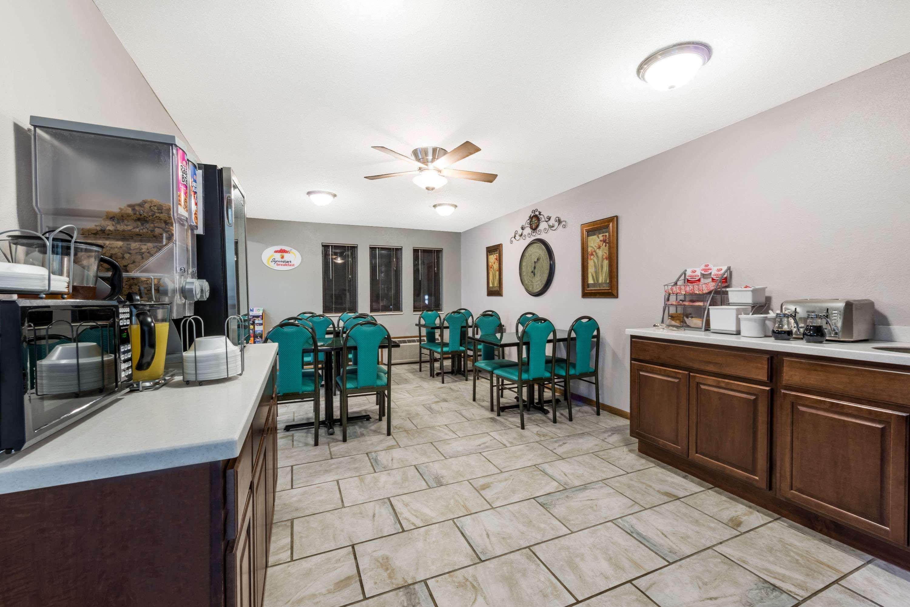 Super 8 By Wyndham Smithville Lake מראה חיצוני תמונה